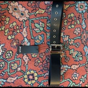 Nasty gal D belt “Dior” black and gold sz. S/M